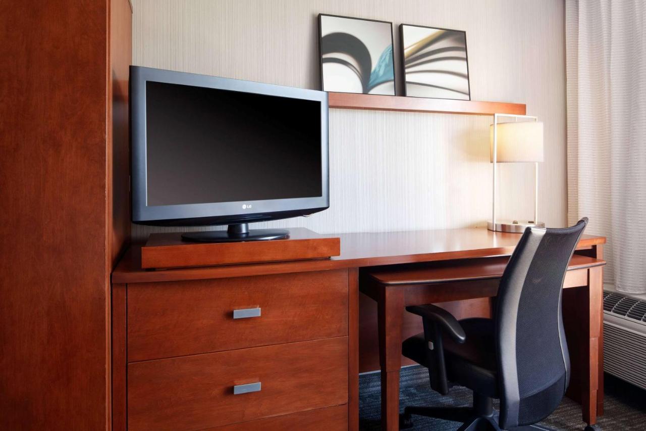 Sonesta Select Newport Middletown Hotel Exterior photo