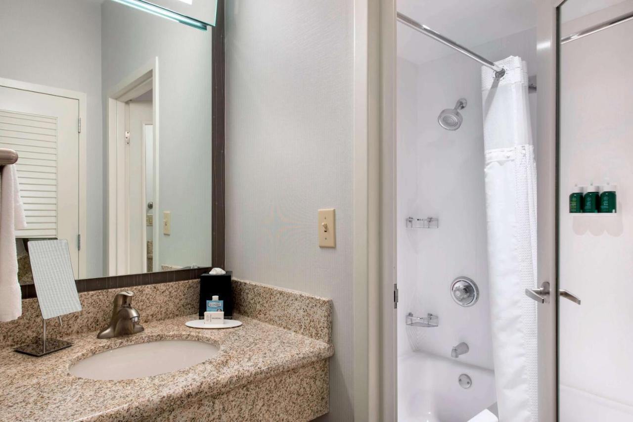 Sonesta Select Newport Middletown Hotel Exterior photo