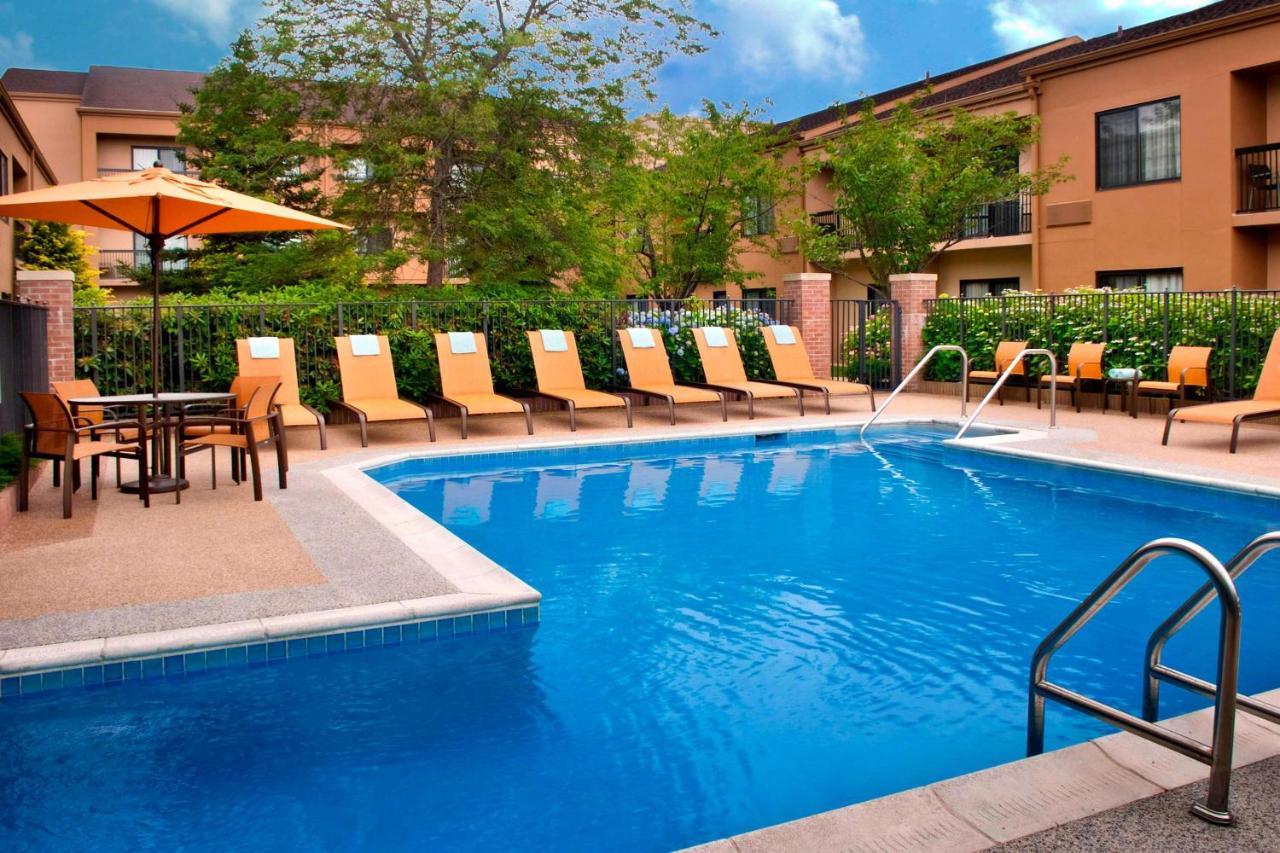 Sonesta Select Newport Middletown Hotel Exterior photo